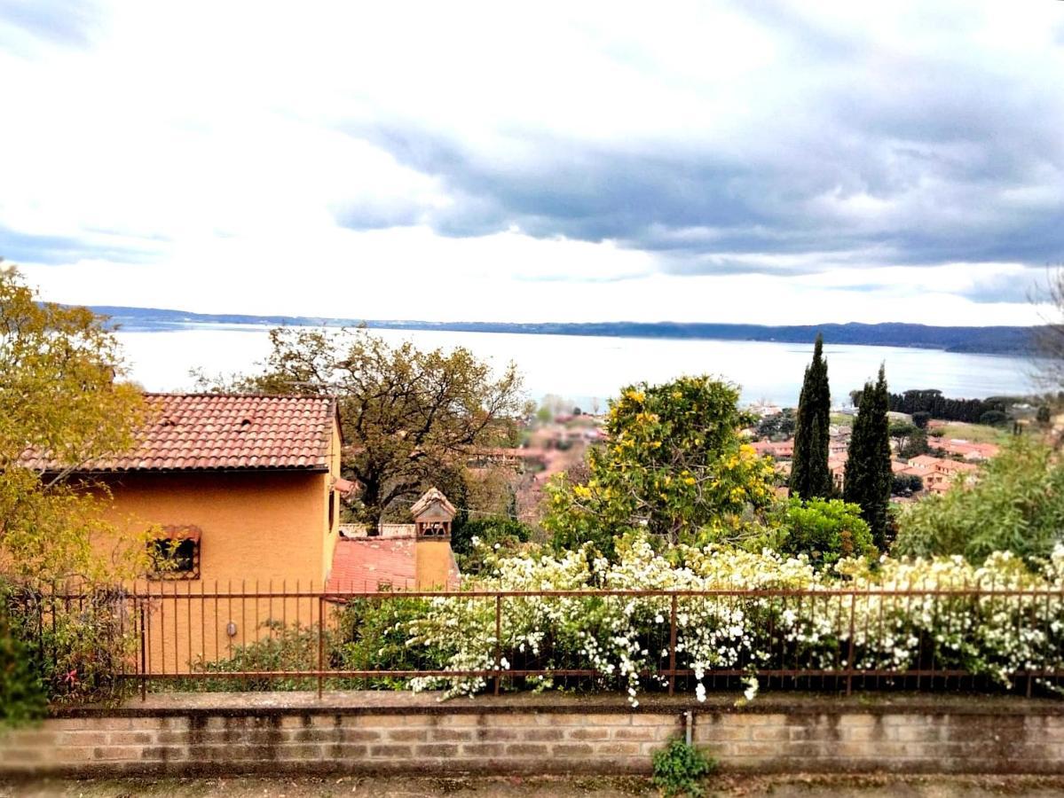Sguardo Sul Lago Trevignano Romano Exterior photo